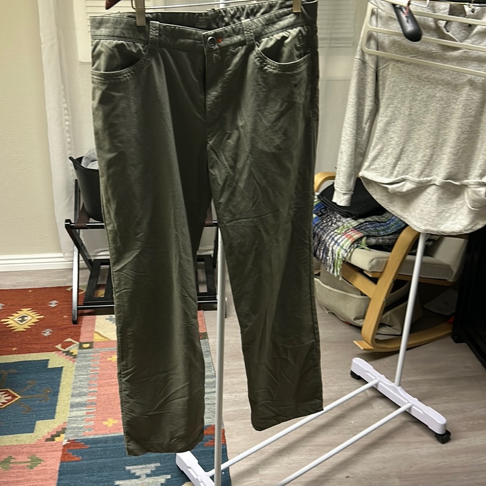 Nike sport army green golf pants 34x32